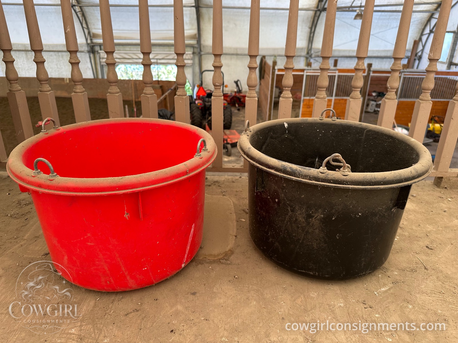 Little Giant 8 Gallon Feed Tubs, Pair (Red And Black)