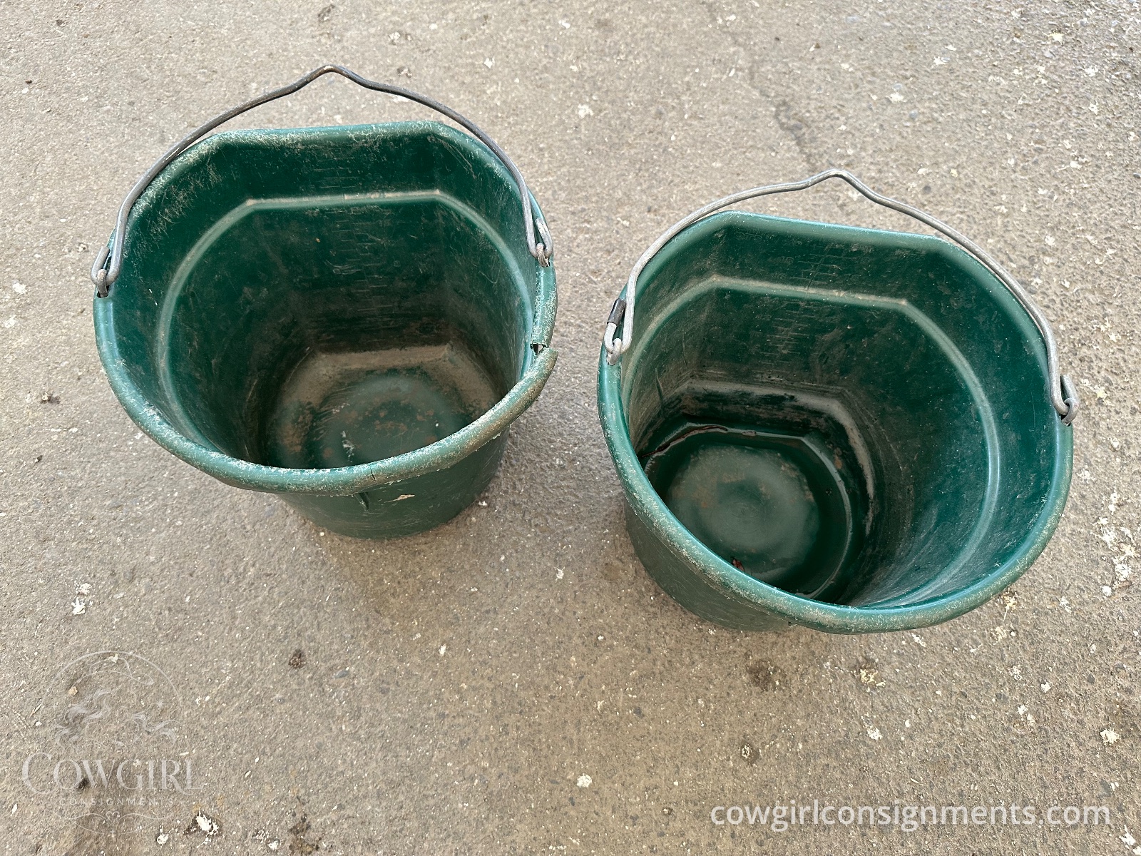 Pair Of Flat Back Buckets, photo 2