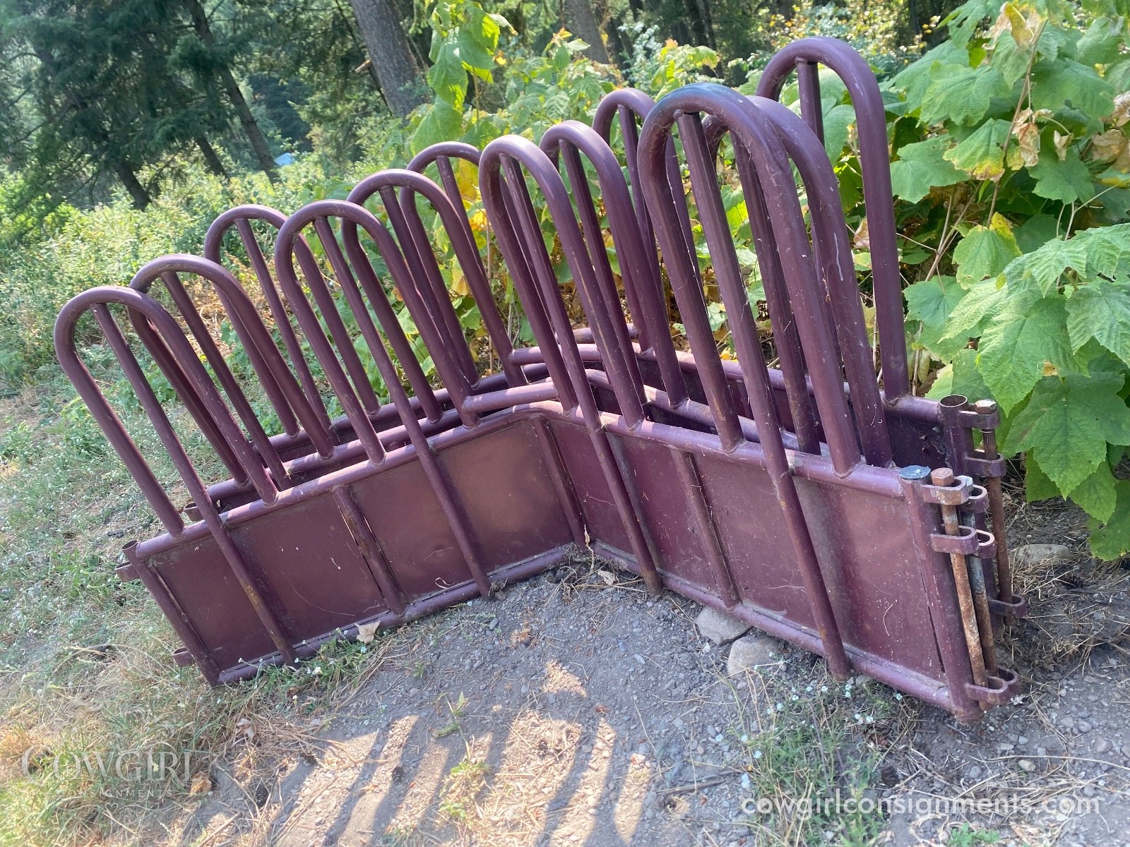 Tombstone Round Bale Feeder