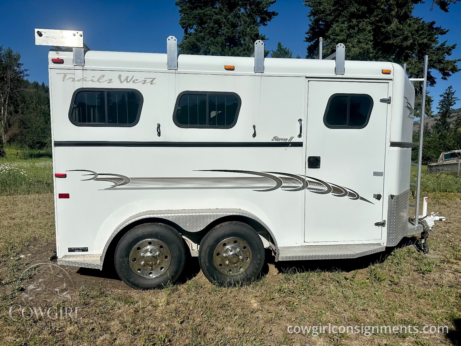 Trails West Sierra II 2-Horse Bumper Pull Trailer, photo 10