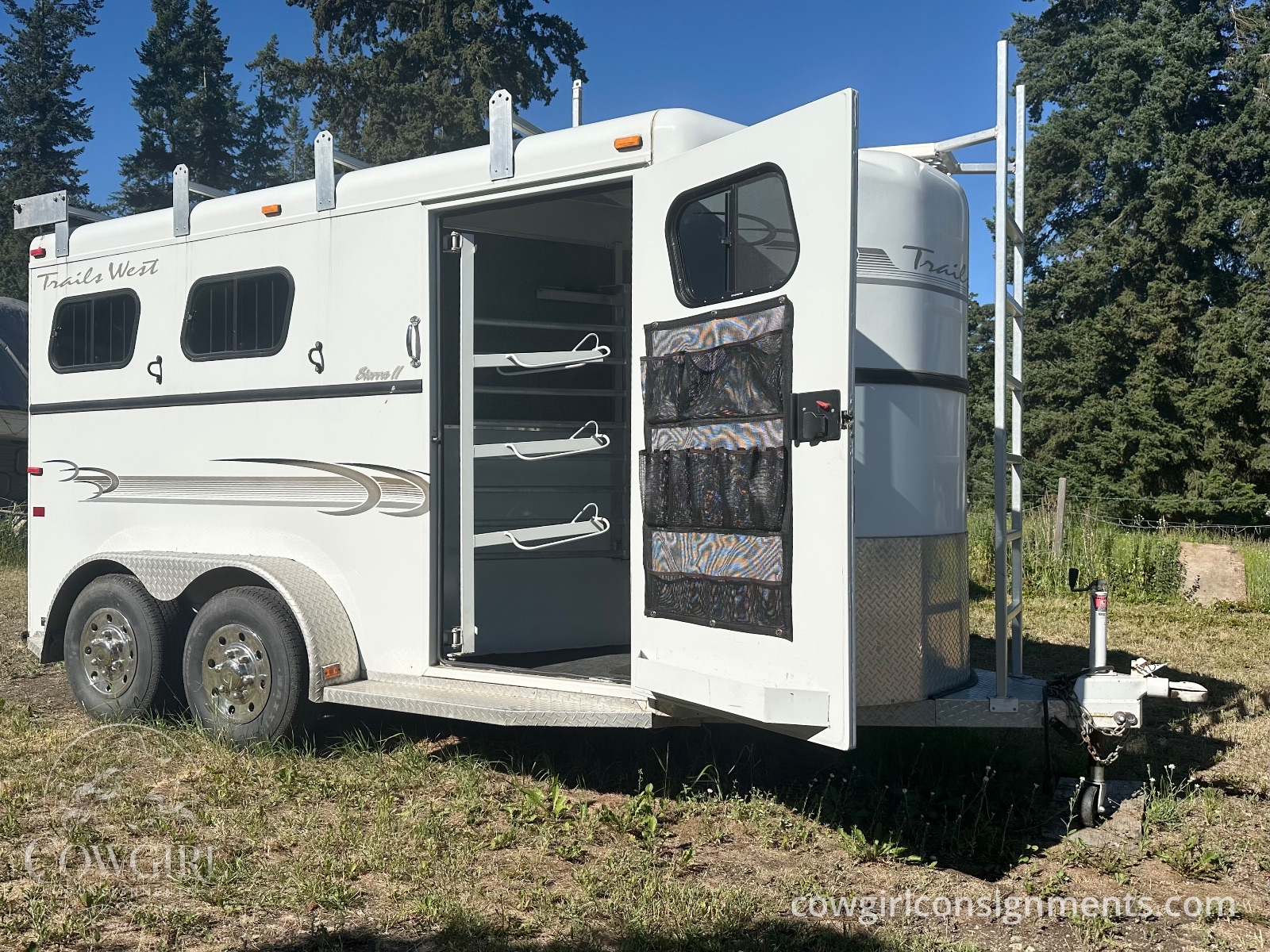 Trails West Sierra II 2-Horse Bumper Pull Trailer, photo 5
