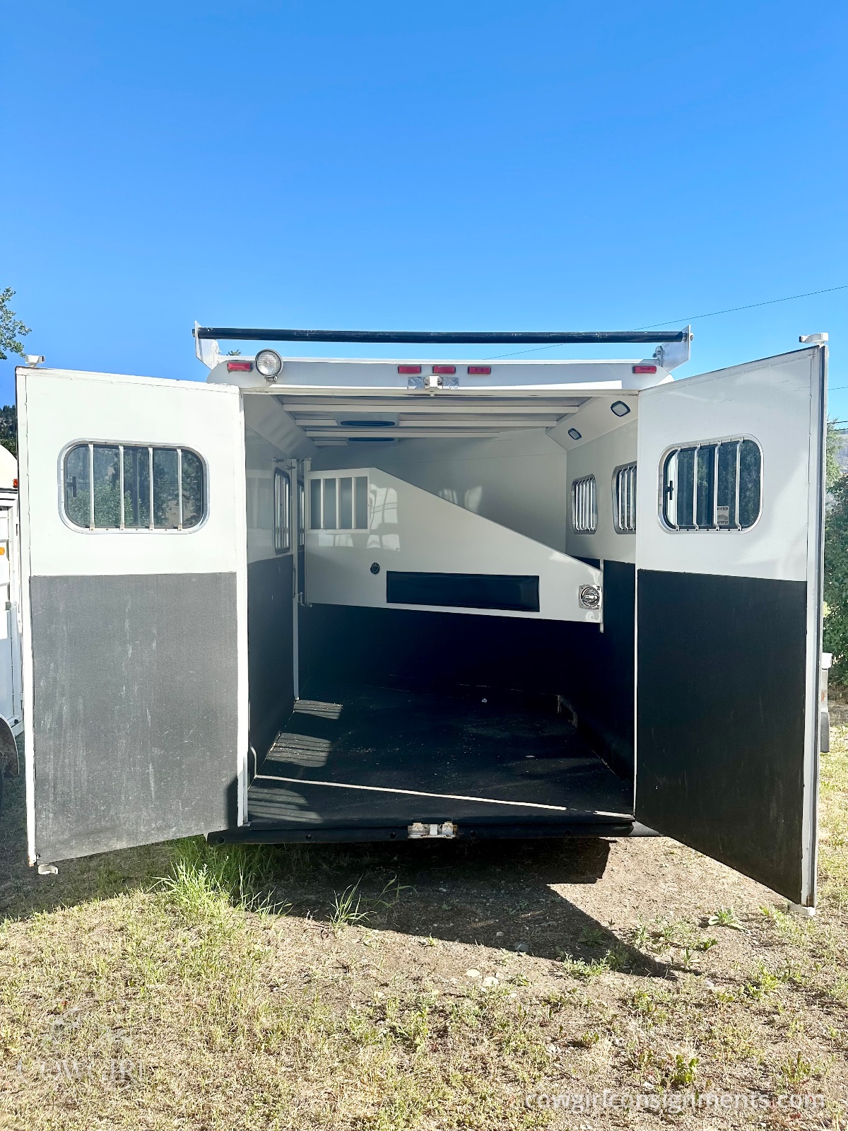 Trails West Sierra II 2-Horse Bumper Pull Trailer, photo 6