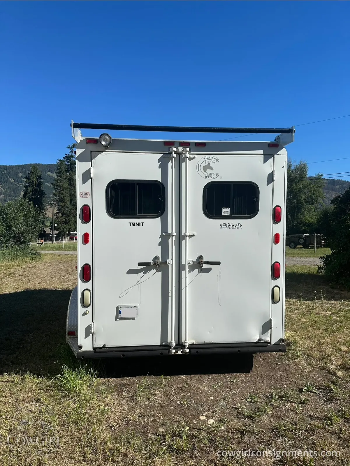 Trails West Sierra II 2-Horse Bumper Pull Trailer, photo 9